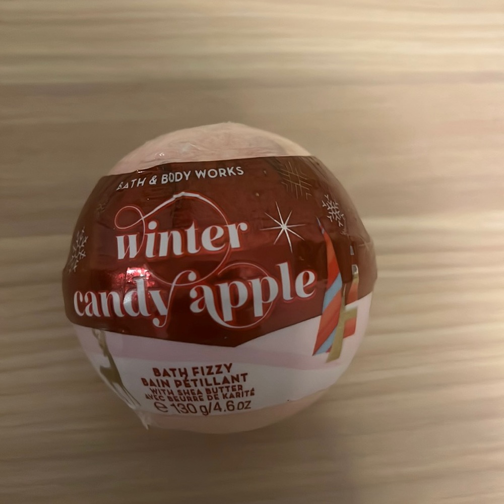 ✨2 for $10✨Bath and body works Winter Candy Apple Bath bomb/fizzy(BRAND NEW)